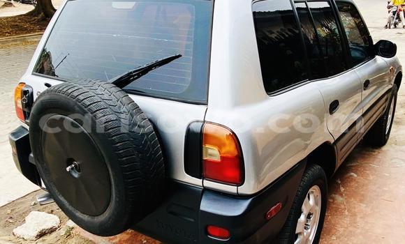 Ra Àlòkù Toyota RAV4 Silver Ọkọ̀ in Cotonou ni Benin Ra Àlòkù Toyota RAV4 Silver Ọkọ̀ in Cotonou ni Benin