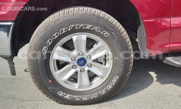 Acheter Import Voiture Ford Club Wagon Rouge à Import - Dubai, Benin Acheter Import Voiture Ford Club Wagon Rouge à Import - Dubai, Benin