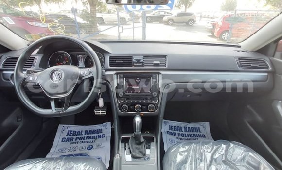 Acheter Import Voiture Volkswagen Passat Rouge à Import - Dubai, Benin Acheter Import Voiture Volkswagen Passat Rouge à Import - Dubai, Benin