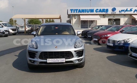 Sayi Imported Porsche Macan Sauran Mota in Import - Dubai a Benin