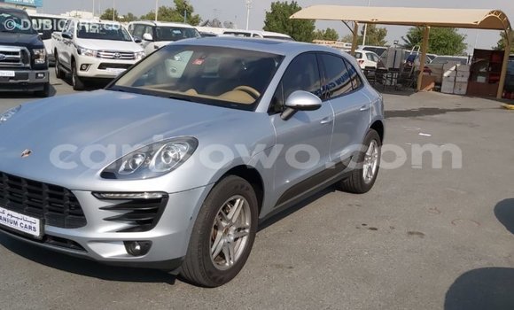 Acheter Import Voiture Porsche Macan Autre à Import - Dubai, Benin Acheter Import Voiture Porsche Macan Autre à Import - Dubai, Benin