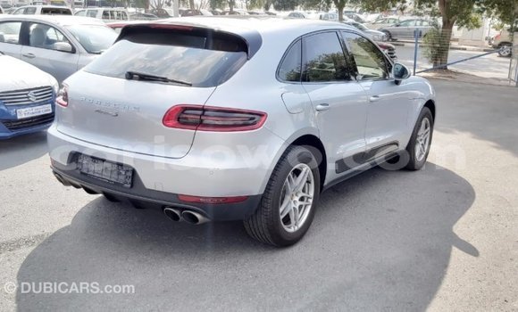 Acheter Import Voiture Porsche Macan Autre à Import - Dubai, Benin Acheter Import Voiture Porsche Macan Autre à Import - Dubai, Benin