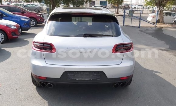 Acheter Import Voiture Porsche Macan Autre à Import - Dubai, Benin Acheter Import Voiture Porsche Macan Autre à Import - Dubai, Benin