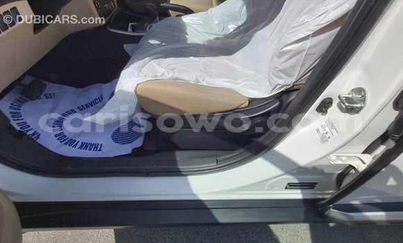 Acheter Import Voiture Mitsubishi Outlander Blanc à Import - Dubai, Benin Acheter Import Voiture Mitsubishi Outlander Blanc à Import - Dubai, Benin