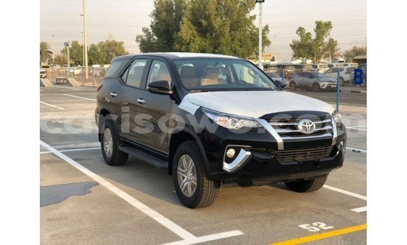 Acheter Import Voiture Toyota Fortuner Noir à Import - Dubai, Benin Acheter Import Voiture Toyota Fortuner Noir à Import - Dubai, Benin