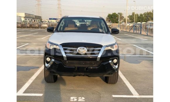 Acheter Import Voiture Toyota Fortuner Noir à Import - Dubai, Benin Acheter Import Voiture Toyota Fortuner Noir à Import - Dubai, Benin