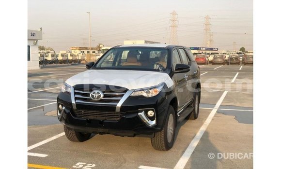 Acheter Import Voiture Toyota Fortuner Noir à Import - Dubai, Benin Acheter Import Voiture Toyota Fortuner Noir à Import - Dubai, Benin