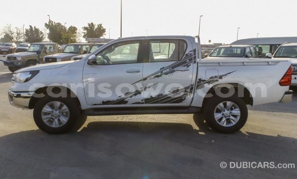 Ra Imported Toyota Hilux funfun Ọkọ̀ in Import - Dubai ni Benin Ra Imported Toyota Hilux funfun Ọkọ̀ in Import - Dubai ni Benin