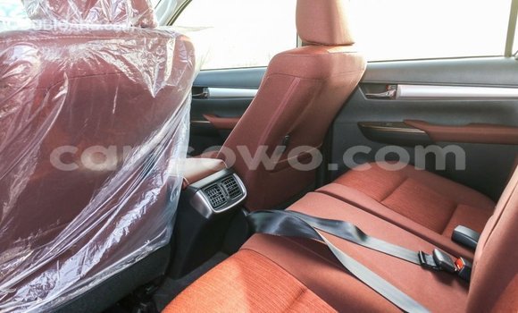 Ra Imported Toyota Hilux funfun Ọkọ̀ in Import - Dubai ni Benin Ra Imported Toyota Hilux funfun Ọkọ̀ in Import - Dubai ni Benin