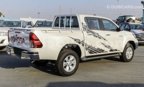 Ra Imported Toyota Hilux funfun Ọkọ̀ in Import - Dubai ni Benin Ra Imported Toyota Hilux funfun Ọkọ̀ in Import - Dubai ni Benin