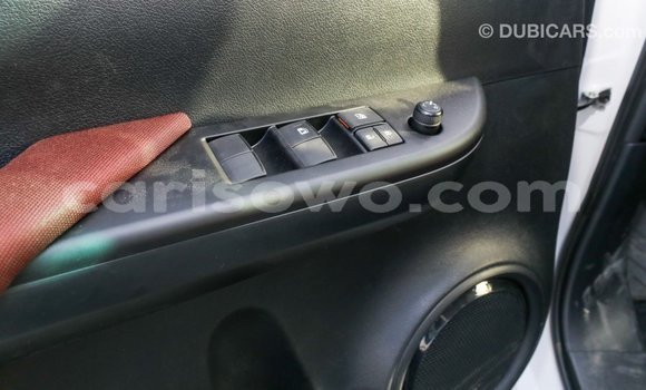 Ra Imported Toyota Hilux funfun Ọkọ̀ in Import - Dubai ni Benin Ra Imported Toyota Hilux funfun Ọkọ̀ in Import - Dubai ni Benin