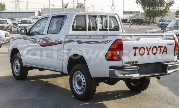 Ra Imported Toyota Hilux funfun Ọkọ̀ in Import - Dubai ni Benin Ra Imported Toyota Hilux funfun Ọkọ̀ in Import - Dubai ni Benin