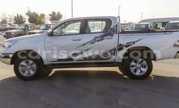 Ra Imported Toyota Hilux funfun Ọkọ̀ in Import - Dubai ni Benin Ra Imported Toyota Hilux funfun Ọkọ̀ in Import - Dubai ni Benin