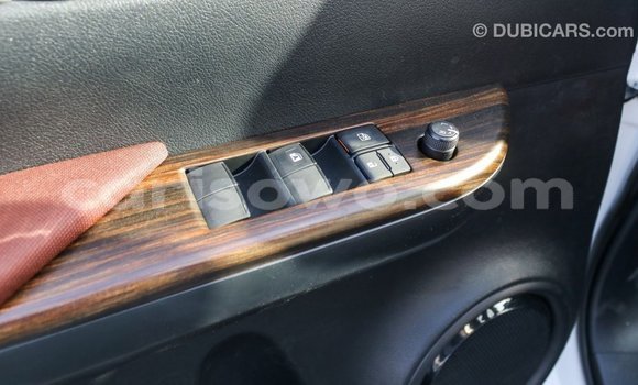 Ra Imported Toyota Hilux funfun Ọkọ̀ in Import - Dubai ni Benin Ra Imported Toyota Hilux funfun Ọkọ̀ in Import - Dubai ni Benin
