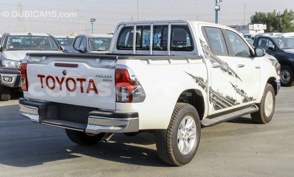 Ra Imported Toyota Hilux funfun Ọkọ̀ in Import - Dubai ni Benin Ra Imported Toyota Hilux funfun Ọkọ̀ in Import - Dubai ni Benin