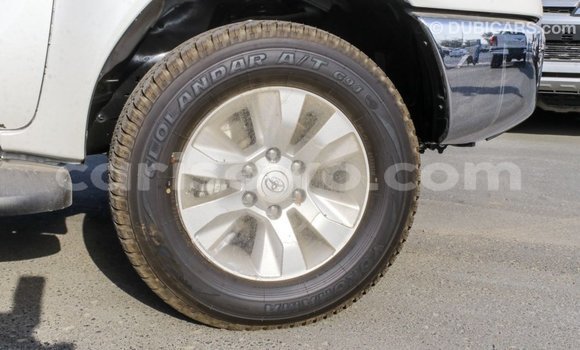 Ra Imported Toyota Hilux funfun Ọkọ̀ in Import - Dubai ni Benin Ra Imported Toyota Hilux funfun Ọkọ̀ in Import - Dubai ni Benin