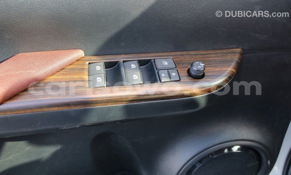 Ra Imported Toyota Hilux funfun Ọkọ̀ in Import - Dubai ni Benin Ra Imported Toyota Hilux funfun Ọkọ̀ in Import - Dubai ni Benin