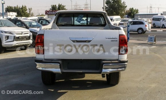 Ra Imported Toyota Hilux funfun Ọkọ̀ in Import - Dubai ni Benin Ra Imported Toyota Hilux funfun Ọkọ̀ in Import - Dubai ni Benin