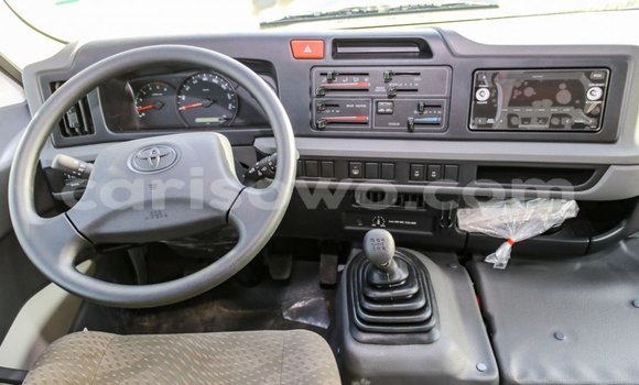 Sayi Imported Toyota Coaster White Babbar mota in Import - Dubai a Benin Sayi Imported Toyota Coaster White Babbar mota in Import - Dubai a Benin