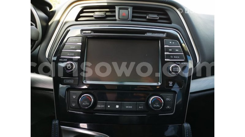 Big with watermark nissan maxima benin import dubai 8114