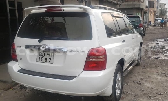 Sayi Na hannu Toyota Highlander White Mota in Cotonou a Benin Sayi Na hannu Toyota Highlander White Mota in Cotonou a Benin