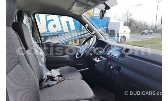 Acheter Import Voiture Toyota Hiace Blanc à Import - Dubai, Benin Acheter Import Voiture Toyota Hiace Blanc à Import - Dubai, Benin