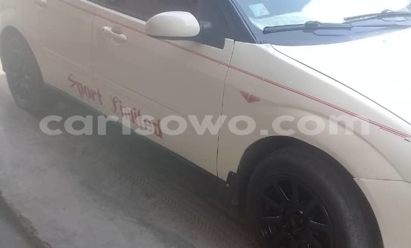 Ra Àlòkù Ford Focus funfun Ọkọ̀ in Cotonou ni Benin Ra Àlòkù Ford Focus funfun Ọkọ̀ in Cotonou ni Benin