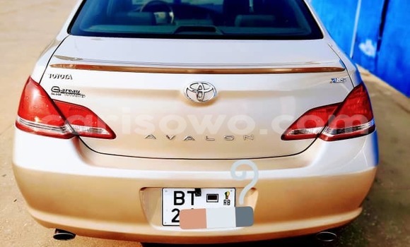 Sayi Sabo Toyota Avalon M Mota in Cotonou a Benin Sayi Sabo Toyota Avalon M Mota in Cotonou a Benin