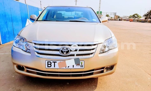 Sayi Sabo Toyota Avalon M Mota in Cotonou a Benin Sayi Sabo Toyota Avalon M Mota in Cotonou a Benin