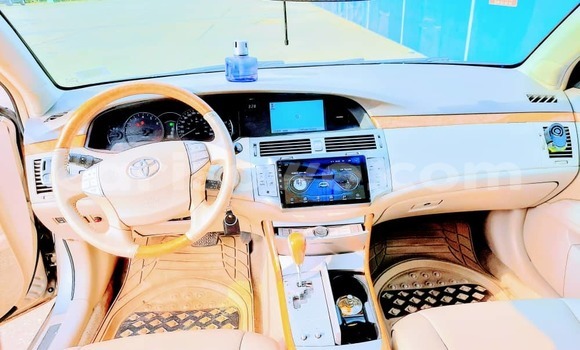 Sayi Sabo Toyota Avalon M Mota in Cotonou a Benin Sayi Sabo Toyota Avalon M Mota in Cotonou a Benin