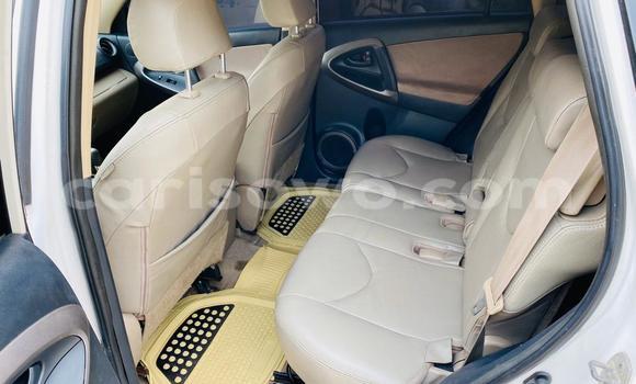 Acheter Occasion Voiture Toyota RAV4 Blanc à Cotonou, Benin Acheter Occasion Voiture Toyota RAV4 Blanc à Cotonou, Benin