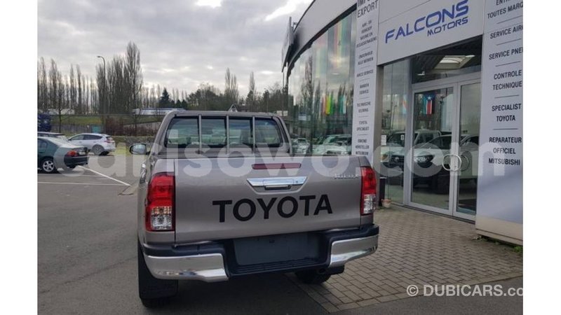 Big with watermark toyota hilux benin import dubai 8174