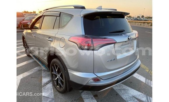 Ra Imported Toyota HiAce Miiran Ọkọ̀ akẹ́rù ńlá in Import - Dubai ni Benin Ra Imported Toyota HiAce Miiran Ọkọ̀ akẹ́rù ńlá in Import - Dubai ni Benin