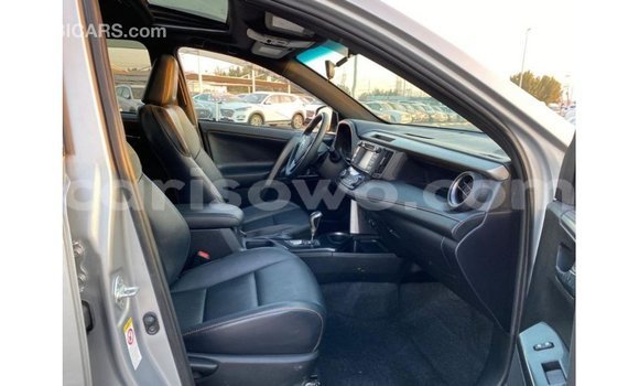 Ra Imported Toyota HiAce Miiran Ọkọ̀ akẹ́rù ńlá in Import - Dubai ni Benin Ra Imported Toyota HiAce Miiran Ọkọ̀ akẹ́rù ńlá in Import - Dubai ni Benin