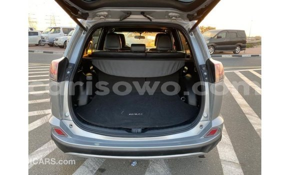 Ra Imported Toyota HiAce Miiran Ọkọ̀ akẹ́rù ńlá in Import - Dubai ni Benin Ra Imported Toyota HiAce Miiran Ọkọ̀ akẹ́rù ńlá in Import - Dubai ni Benin