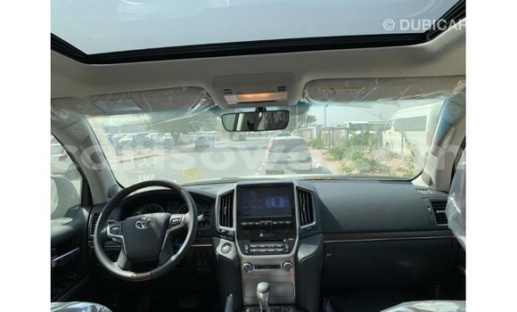 Acheter Import Voiture Toyota Land Cruiser Noir à Import - Dubai, Benin Acheter Import Voiture Toyota Land Cruiser Noir à Import - Dubai, Benin