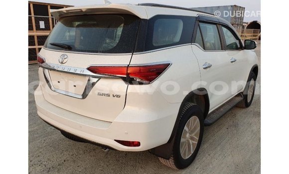Ra Imported Toyota Fortuner funfun Ọkọ̀ in Import - Dubai ni Benin Ra Imported Toyota Fortuner funfun Ọkọ̀ in Import - Dubai ni Benin