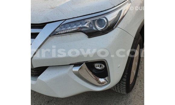 Ra Imported Toyota Fortuner funfun Ọkọ̀ in Import - Dubai ni Benin Ra Imported Toyota Fortuner funfun Ọkọ̀ in Import - Dubai ni Benin