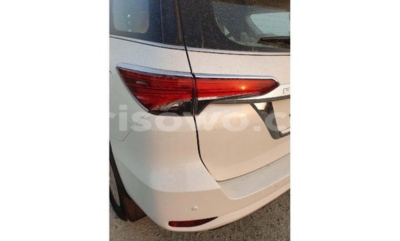Ra Imported Toyota Fortuner funfun Ọkọ̀ in Import - Dubai ni Benin Ra Imported Toyota Fortuner funfun Ọkọ̀ in Import - Dubai ni Benin