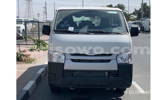 Sayi Imported Toyota Hiace White Mota in Import - Dubai a Benin Sayi Imported Toyota Hiace White Mota in Import - Dubai a Benin