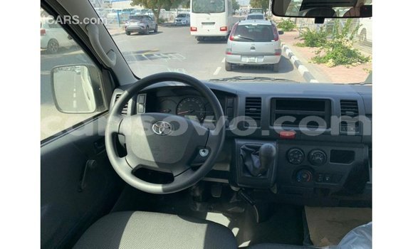 Sayi Imported Toyota Hiace White Mota in Import - Dubai a Benin Sayi Imported Toyota Hiace White Mota in Import - Dubai a Benin