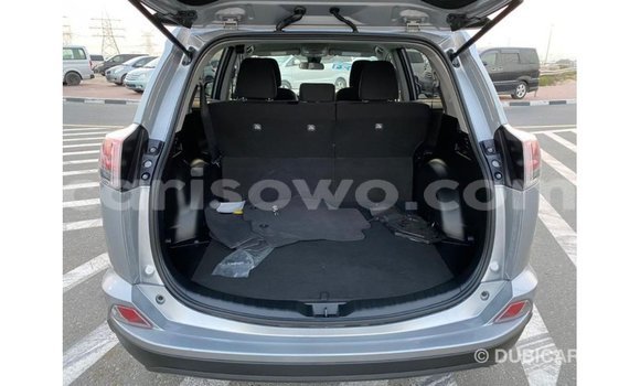 Ra Imported Toyota HiAce Miiran Ọkọ̀ akẹ́rù ńlá in Import - Dubai ni Benin Ra Imported Toyota HiAce Miiran Ọkọ̀ akẹ́rù ńlá in Import - Dubai ni Benin