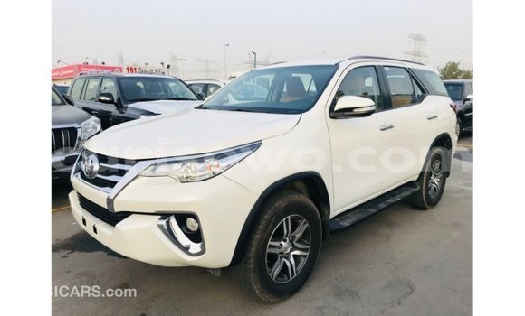 Ra Imported Toyota Fortuner funfun Ọkọ̀ in Import - Dubai ni Benin Ra Imported Toyota Fortuner funfun Ọkọ̀ in Import - Dubai ni Benin