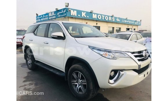 Ra Imported Toyota Fortuner funfun Ọkọ̀ in Import - Dubai ni Benin Ra Imported Toyota Fortuner funfun Ọkọ̀ in Import - Dubai ni Benin