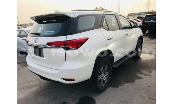 Ra Imported Toyota Fortuner funfun Ọkọ̀ in Import - Dubai ni Benin Ra Imported Toyota Fortuner funfun Ọkọ̀ in Import - Dubai ni Benin