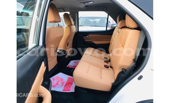 Ra Imported Toyota Fortuner funfun Ọkọ̀ in Import - Dubai ni Benin Ra Imported Toyota Fortuner funfun Ọkọ̀ in Import - Dubai ni Benin