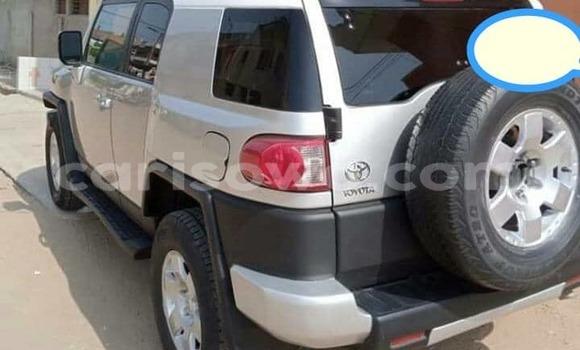 Acheter Occasion Voiture Toyota FJ Cruiser Gris à Cotonou, Benin Acheter Occasion Voiture Toyota FJ Cruiser Gris à Cotonou, Benin
