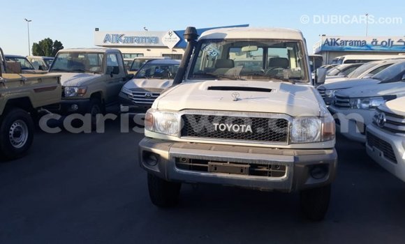 Buy Import Toyota Land Cruiser White Car in Import - Dubai in Benign Buy Import Toyota Land Cruiser White Car in Import - Dubai in Benign