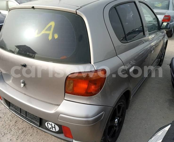 Big with watermark toyota yaris benin cotonou 8252