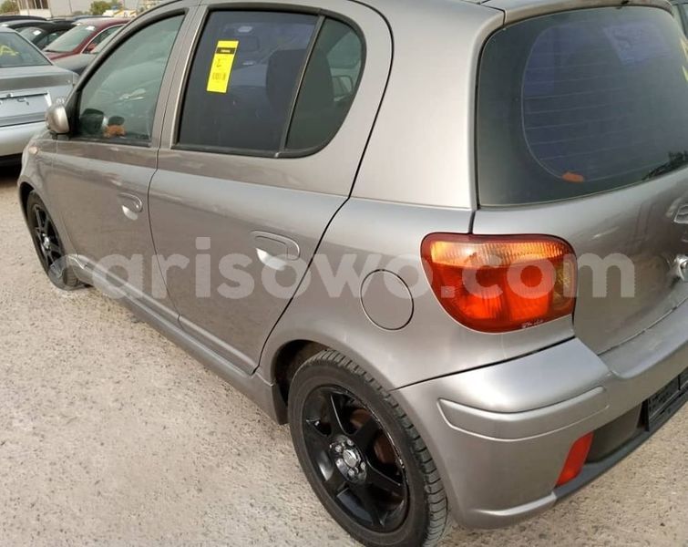 Big with watermark toyota yaris benin cotonou 8252